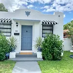 Cute Private Room, Near The Airport - Free Parking - 02