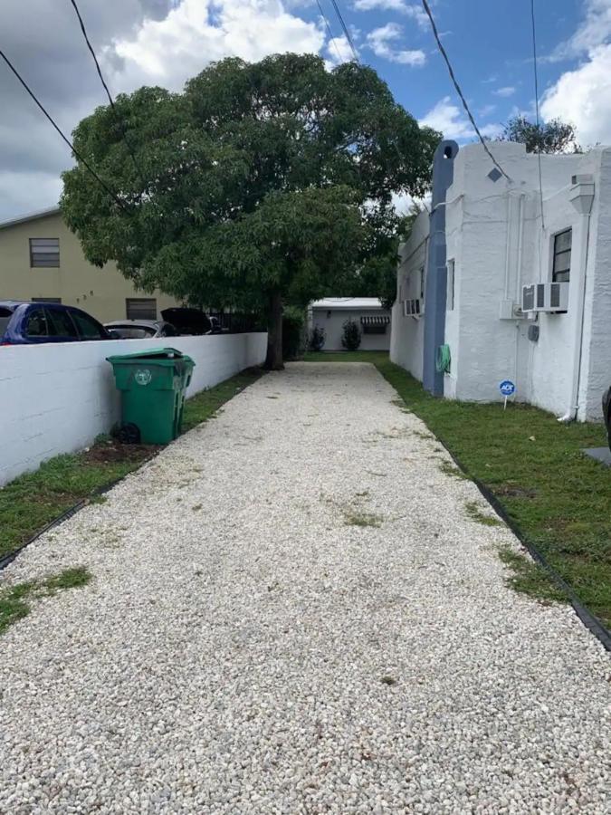 Cute Private Room, Near The Airport - Free Parking - 02 * Miami
